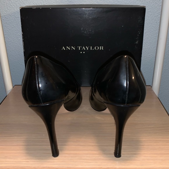 Ann Taylor Patent Leather Pump - Picture 4 of 8